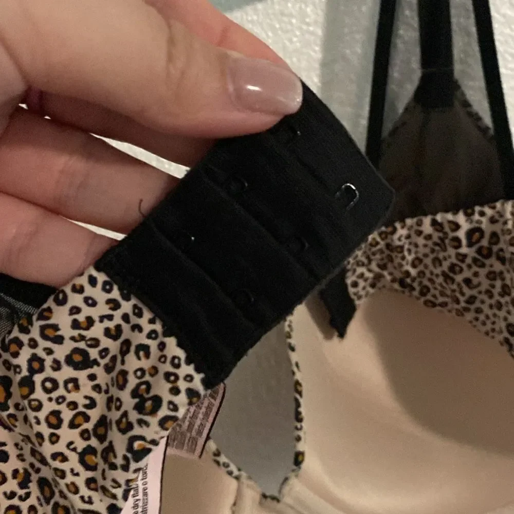 Victoria’s Secret- cheetah print uplift semi Demi bra- Size 34D